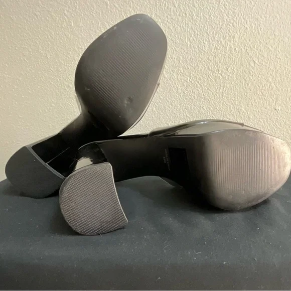 Steve Madden Black Patent Platform Mules - Picture 4 of 7